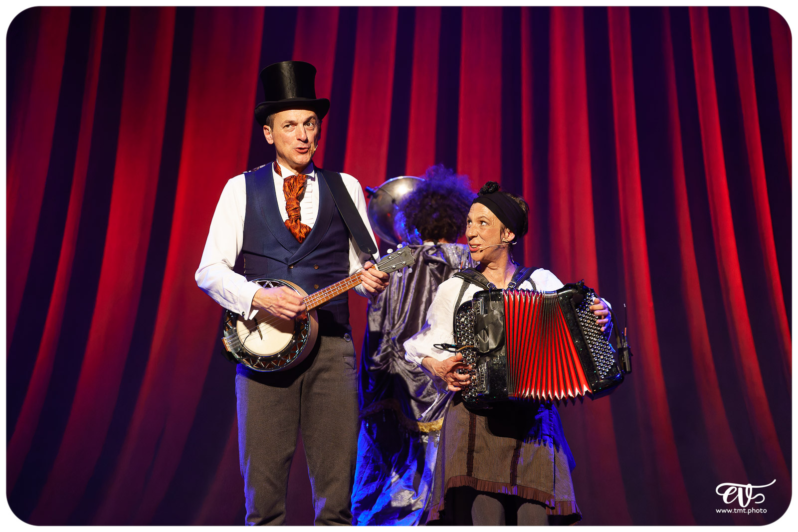 LA CLAQUE (FRED RADIX)